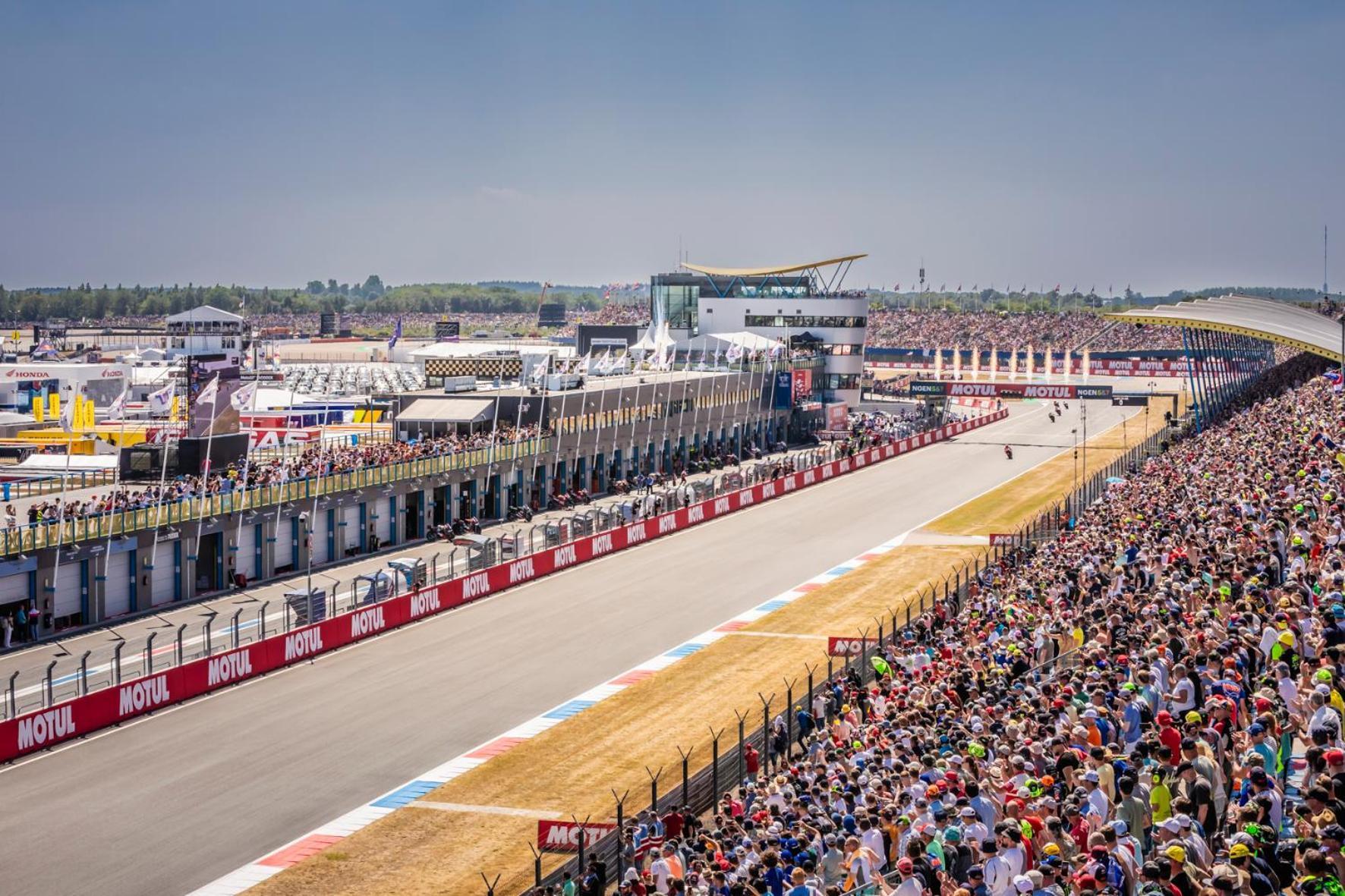100 Jaar Tt Circuit Assen 2025 Glamping Incl Stroom Экстерьер фото