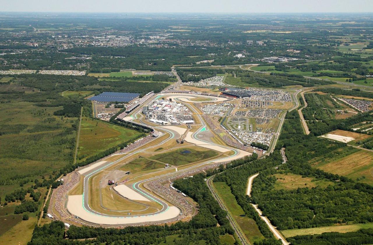 100 Jaar Tt Circuit Assen 2025 Glamping Incl Stroom Экстерьер фото